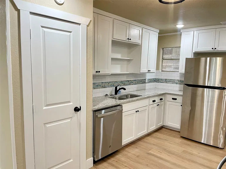 515 Maple St — Photo 7