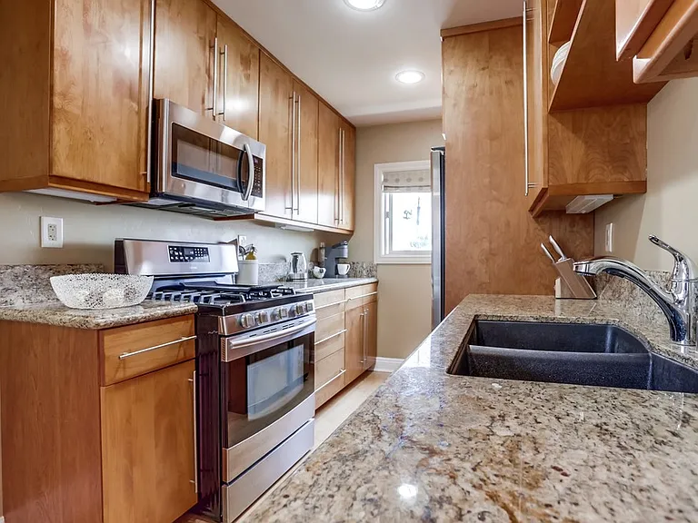 1049 Felspar St #20 — Photo 13