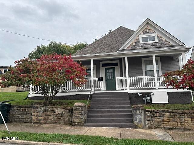 1st image of 325 Lee St