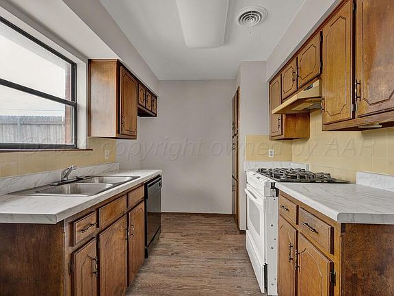 4th image of 2616 16th Ave