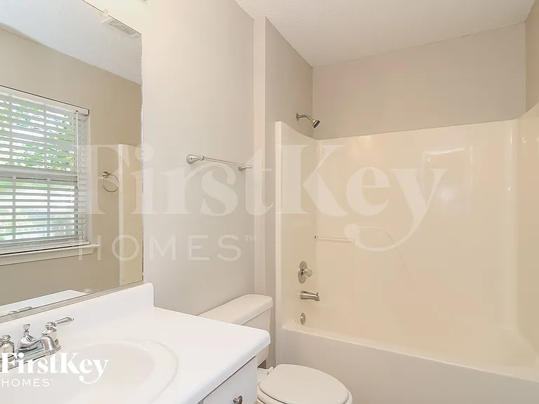 944 Highland Glen Rd — Photo 13