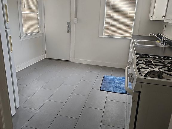 2nd image of 3173 W 38th St #1