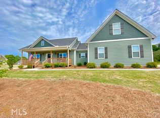 124 Stillmeadow Dr, Commerce, GA 30529