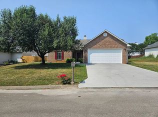 1331 Hunters Way Ct, Maryville, TN 37803