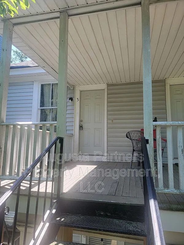 Central Ave — Photo 4