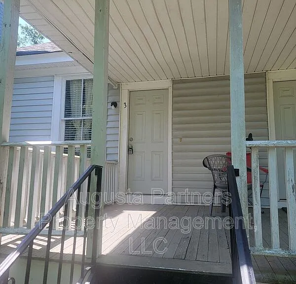 1330 Wingfield St — Photo 4