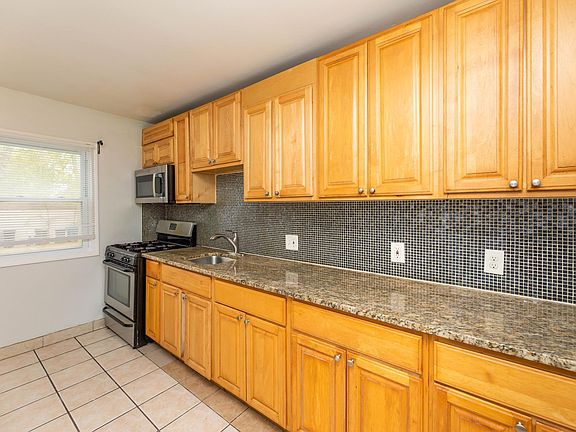 4th image of 3117 17th Ave S