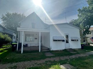 937/939 1st St, Huntington, IN 46750