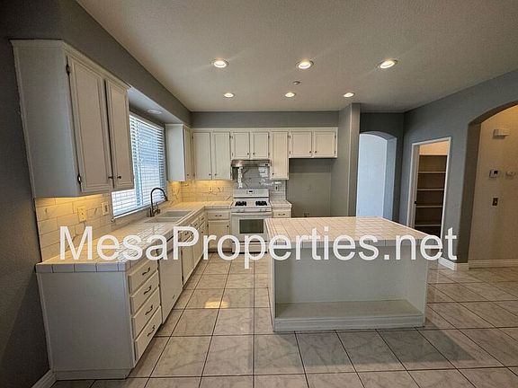 5th image of 7648 Newberry Ln