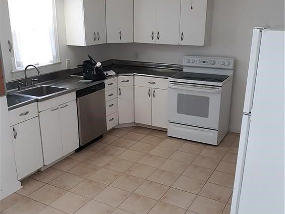 5th image of 1838 E 223rd St