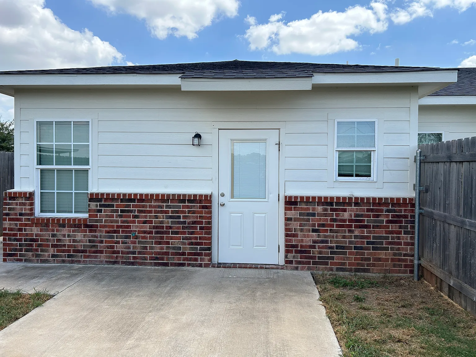 2 bed, 1085 sqft, $1,495 — Photo 2