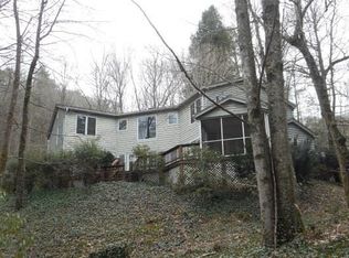 74 Westpond Ln, Rabun Gap, GA 30568