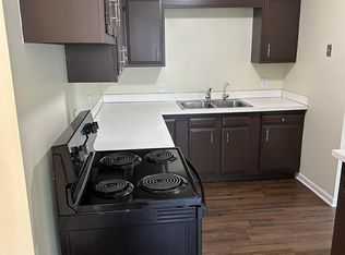 13366 North Rd APT 4, Fenton, MI 48430