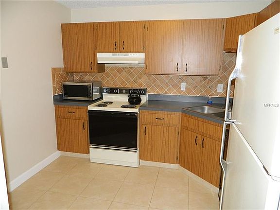5th image of 10660 43rd St N APT 106