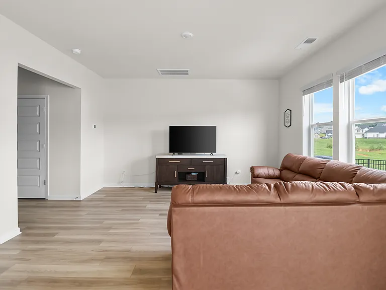901 Moray Ln — Photo 11