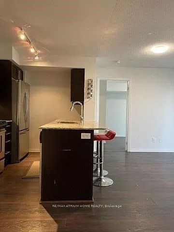 35 Bastion St #1702 — Photo 5