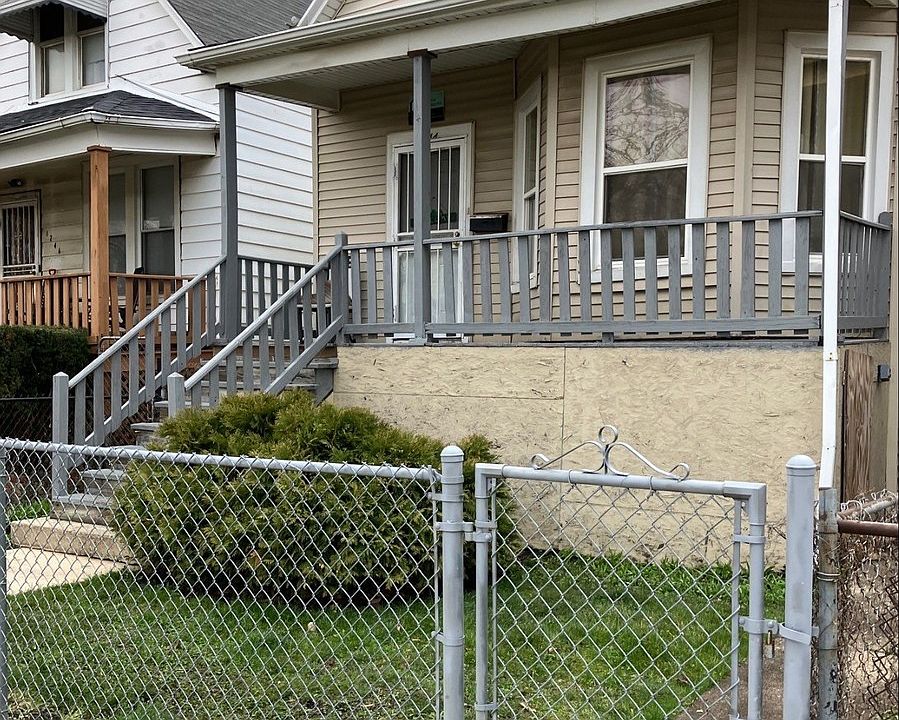2nd image of 1244 W 74th Pl
