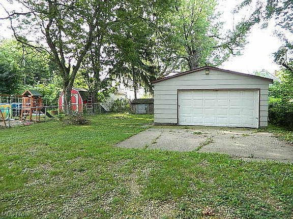 2nd image of 507 W 26th St