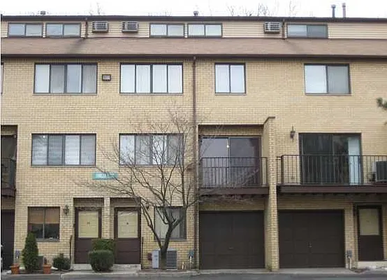 Sold by United National Realty Group | media 27