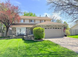 2338 Woodview Ln, Naperville, IL 60565