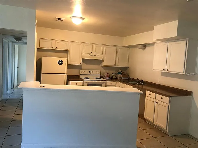 916 Alecon Dr — Photo 4