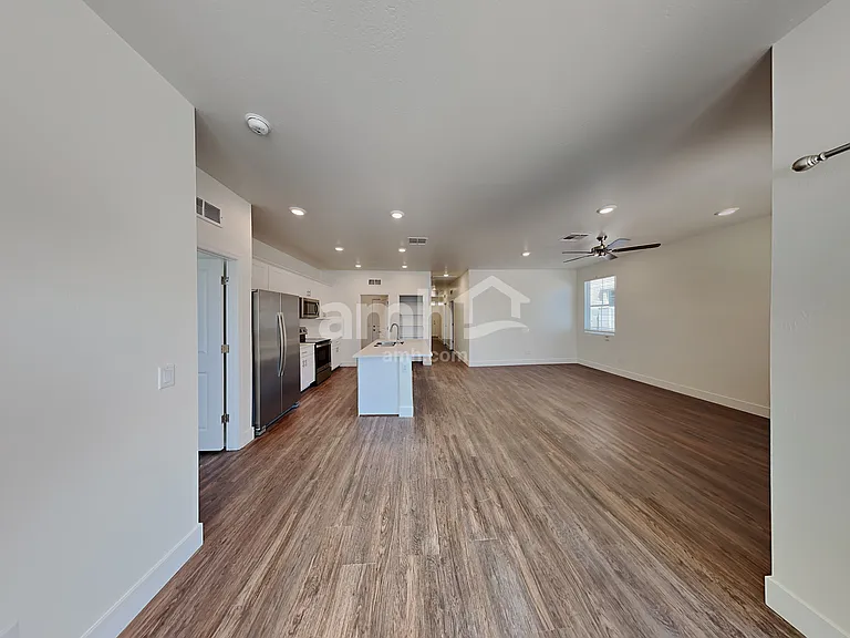 21411 S 231st St — Photo 5