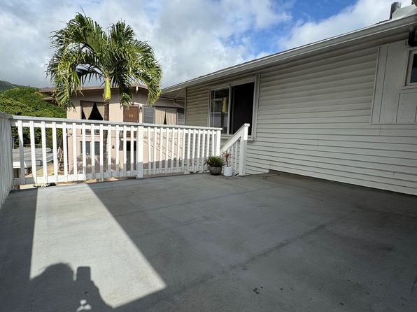 2864 Waialae Ave #201