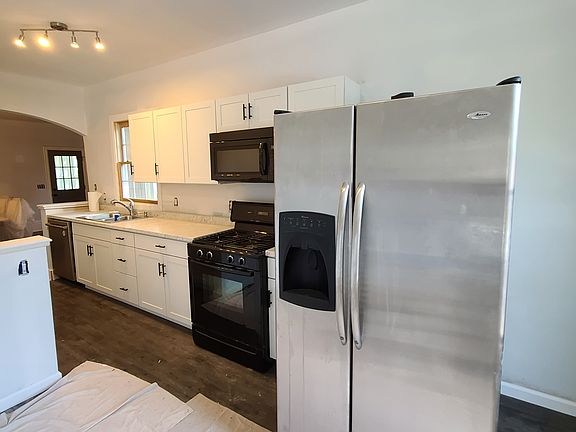 2nd image of 309 Lake St #1