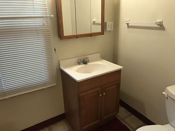 4th image of 210 1/2 S 29th St
