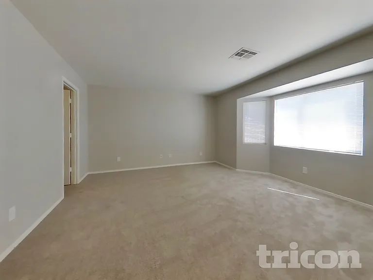 12510 W Scotts Dr — Photo 6