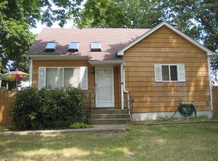 111 Root Ave, Hauppauge, NY 11722