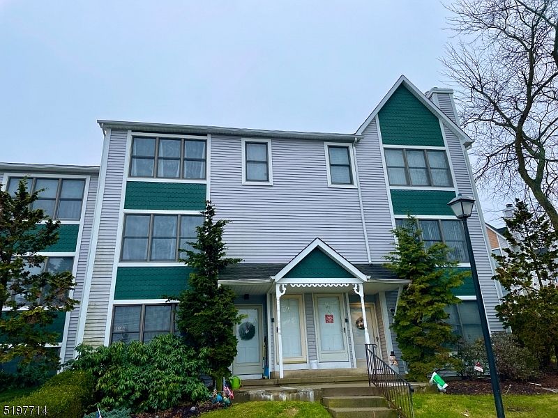 1st image of 36 Heritage Ln