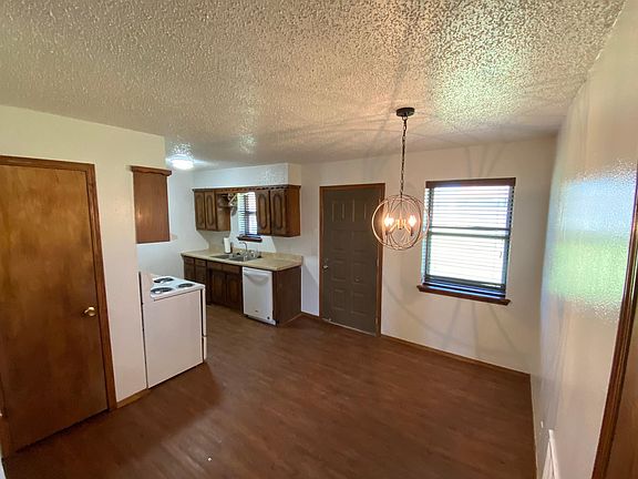 4th image of 1213 Pond Creek Dr