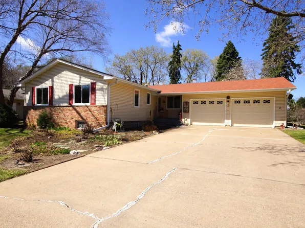 2911 8th Ave, Anoka, MN 55303