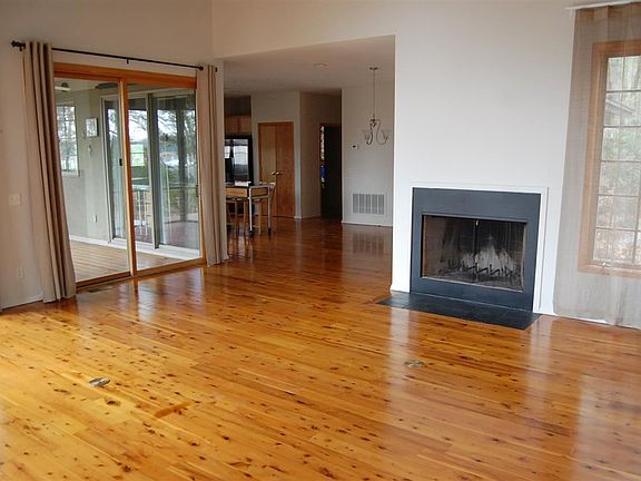 4th image of 82 Dolphin Point Drive