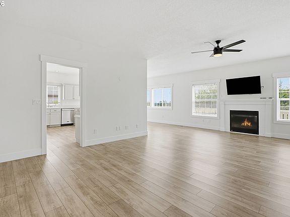 5th image of 1191 E Caples Ct