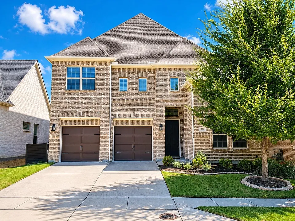 941 Leola Ln