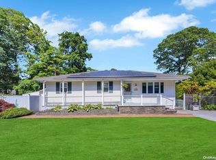 137 Dahlia Dr, Mastic Beach, NY 11951