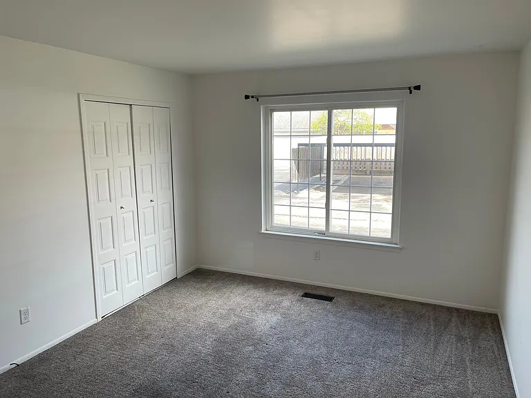 1036 Woodbridge St — Photo 16