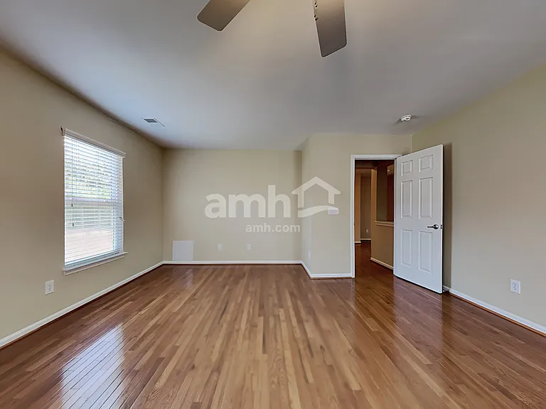 111 Graduate Ln — Photo 11