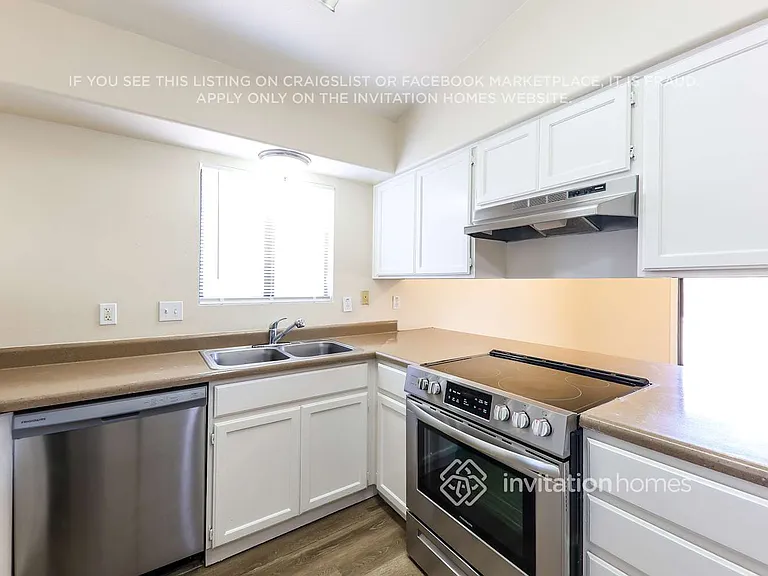 11134 N 82nd Dr — Photo 9