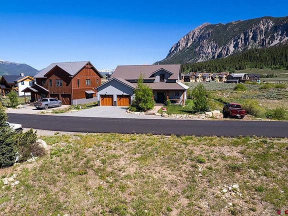 3rd image of 161 White Stallion Circle