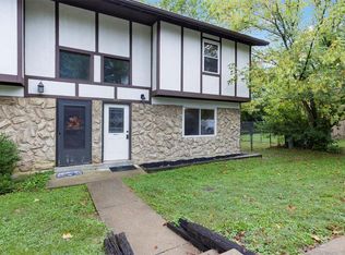 4043 Country Club Dr, Imperial, MO 63052