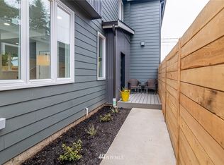 12038 B 5th Ave NE #2, Seattle, WA 98125