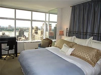 2nd image of 160 W 66th St APT 33J