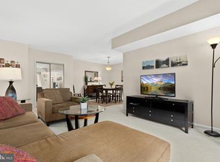 53 Skyhill Rd APT 204, Alexandria, VA 22314