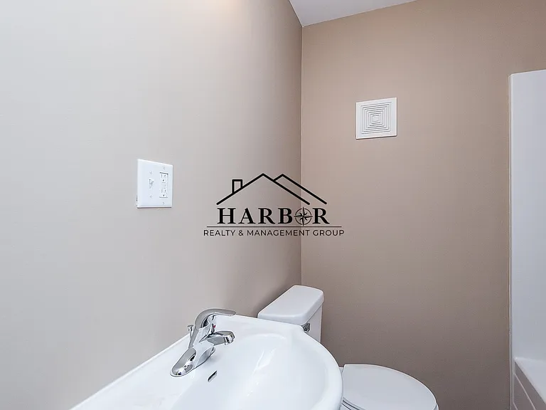 723 E Center St #1 — Photo 6