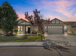 2935 Crosswater Loop, Richland, WA 99352
