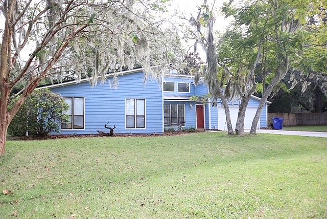 1st image of 694 Grove Park Cir