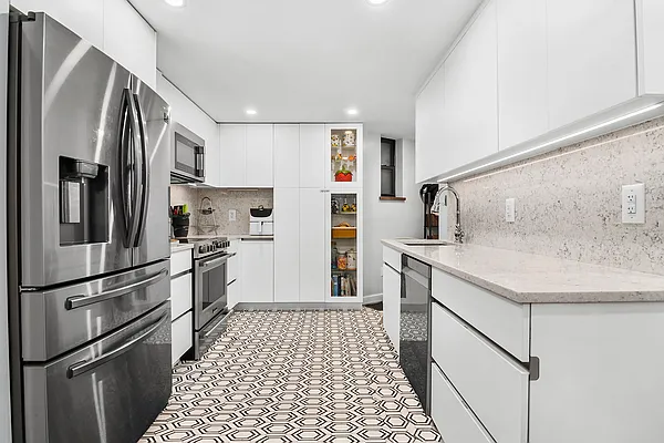 Sold by Christie's International Real Estate Group, LLC | media 16